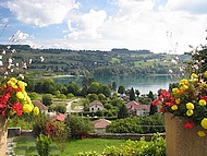 Paladru, le lac depuis l'�glise.