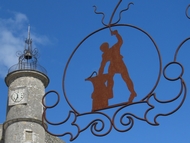 Ch�teau de Lussan et la forge