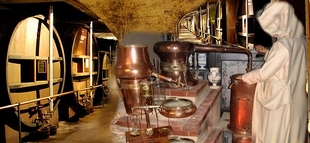 la plus longue cave � liqueurs du monde � Voiron.