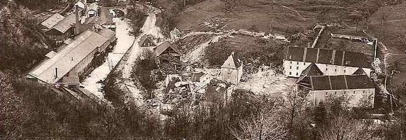 un glissement de terrain d�truit la distillerie
