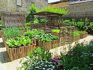 St Antoine l'Abbaye, jardin m�di�val
