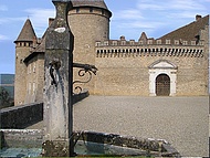 Ch�teau de Virieu, la grande cour