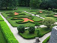 Ch�teau de Virieu, parterres du jardin