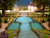 La majest� des lieux et l�omnipr�sence des eaux.